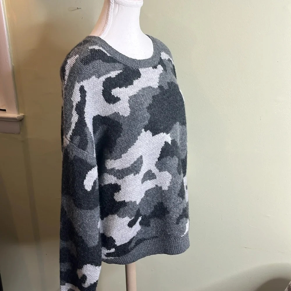 Lucky Brand Gray Camouflage wool blend crewneck Sweater, size XL - Picture 14 of 14